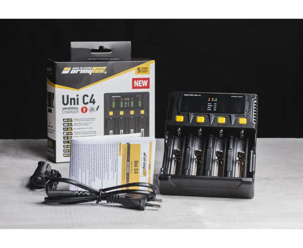 [A04501A] Ladegerät | Armytek Uni C4 Plug type C + Fahrzeugadapter